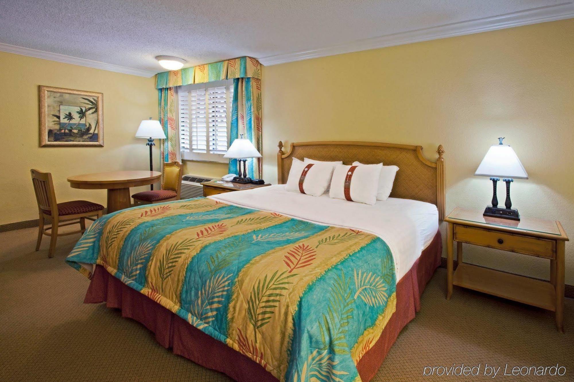 Island Hotel 3*